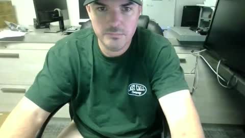 Snapshot of lovetofps chatting on 12/01/25, 11:21 Love2Game online show from 12/01/25, 11:21