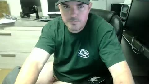 Snapshot of lovetofps chatting on 12/16/25, 01:10 Love2Game online show from 12/16/25, 01:10