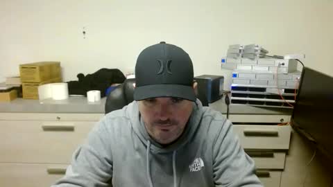 Snapshot of lovetofps chatting on 05/17/26, 04:03 Love2Game online show from 05/17/26, 04:03