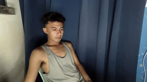 Snapshot of lovetosuckxox chatting on 03/05/25, 12:33 lovetosuckxox online show from 03/05/25, 12:33