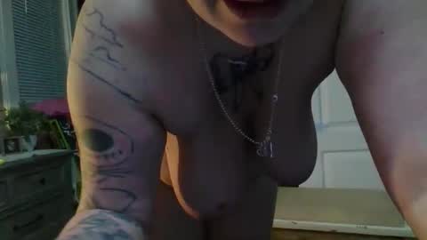 lovetubes101 online show from 11/06/25, 04:24