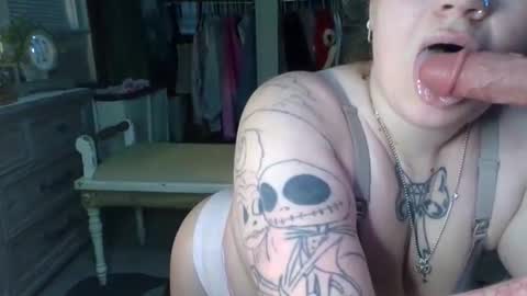 lovetubes101 online show from 11/26/25, 04:02