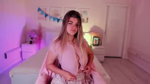 Barbie  Follow me online show from 10/12/25, 07:29