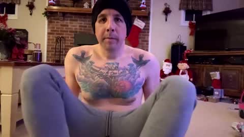 Snapshot of lovewatchingall chatting on 12/27/24, 04:26 Lovewatchingalls online show from 12/27/24, 04:26