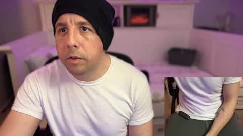 Snapshot of lovewatchingall chatting on 01/05/25, 01:35 Lovewatchingalls online show from 01/05/25, 01:35