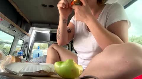 Snapshot of loveyourkittty chatting on 03/09/25, 05:39 StacyMaeWish online show from 03/09/25, 05:39