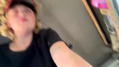 Snapshot of loveyourkittty chatting on 03/11/25, 07:36 StacyMaeWish online show from 03/11/25, 07:36