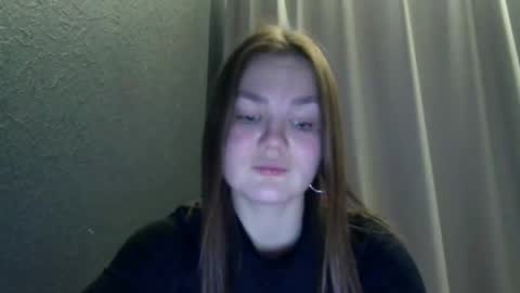 Snapshot of loviesimone chatting on 12/19/25, 10:28 loviesimone online show from 12/19/25, 10:28