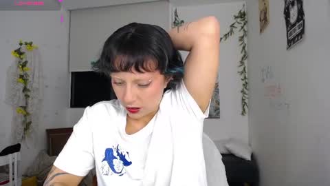 Snapshot of loving_alma chatting on 06/19/26, 03:44 loving_alma online show from 06/19/26, 03:44