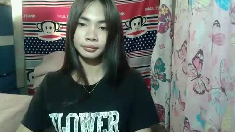 Snapshot of loving_rhean chatting on 05/15/26, 03:02 loving_rhean online show from 05/15/26, 03:02