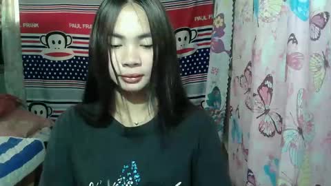 Snapshot of loving_rhean chatting on 05/18/26, 01:45 loving_rhean online show from 05/18/26, 01:45