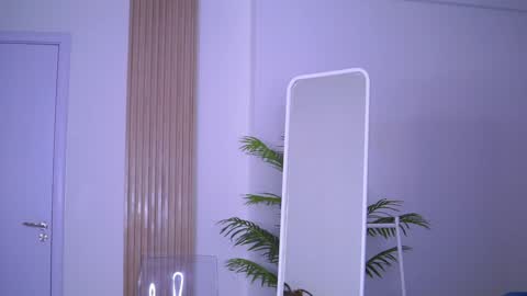 Nora online show from 01/20/25, 04:32