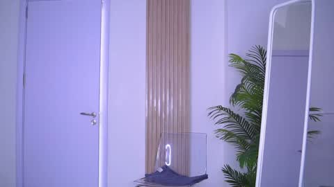 Nora online show from 02/08/25, 04:36