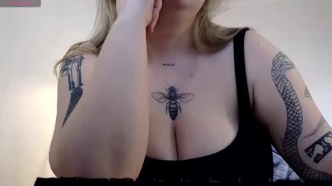 Call me Aphrodite online show from 02/04/26, 07:25