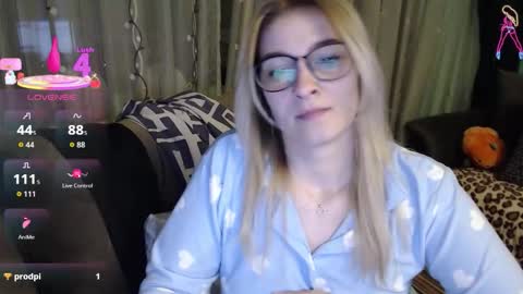 Antonia online show from 03/03/26, 07:42