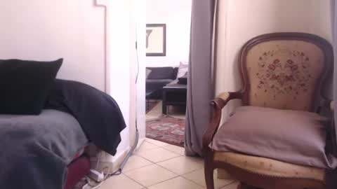 Snapshot of lovio75 chatting on 06/18/26, 08:36 lovio75 online show from 06/18/26, 08:36