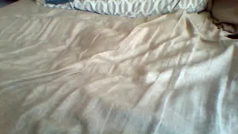 Snapshot of lowkeyme28 chatting on 02/06/26, 04:43 lowkeyme28 online show from 02/06/26, 04:43