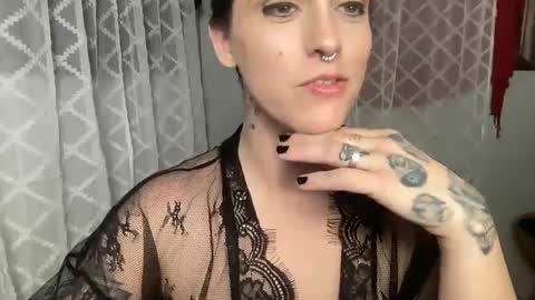 Snapshot of loxlust chatting on 03/04/25, 07:19 Lox online show from 03/04/25, 07:19