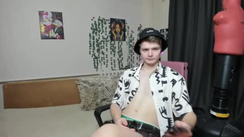 Snapshot of loyasteve chatting on 02/15/25, 08:44 VECTORSTEVEPVT IS OPEN online show from 02/15/25, 08:44