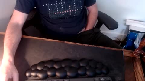 lreed090 online show from 04/14/26, 07:20