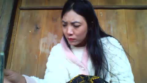 Snapshot of lsmbaby chatting on 12/18/25, 01:33 lsmbaby online show from 12/18/25, 01:33