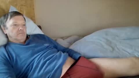 Snapshot of lu485947670865 chatting on 11/12/25, 02:06 lu485947670865 online show from 11/12/25, 02:06