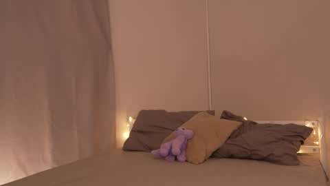 Snapshot of lu__lane chatting on 09/11/25, 07:19 Lu 3 online show from 09/11/25, 07:19