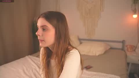 Snapshot of lu__lane chatting on 09/23/25, 07:44 Lu 3 online show from 09/23/25, 07:44