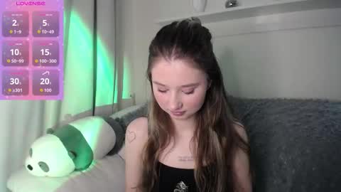 Snapshot of lua__19 chatting on 10/10/25, 11:42 Lua online show from 10/10/25, 11:42