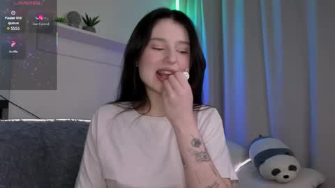 Lua online show from 04/21/26, 08:23