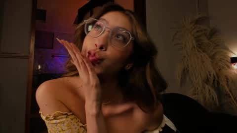 Snapshot of lua_ferch_ chatting on 02/08/25, 06:33 ---Goys incredible photographs online show from 02/08/25, 06:33