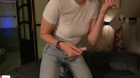 Snapshot of lua_ferch_ chatting on 02/20/25, 01:08 ---Goys incredible photographs online show from 02/20/25, 01:08