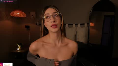 Snapshot of lua_ferch_ chatting on 03/10/25, 01:10 ---Goys incredible photographs online show from 03/10/25, 01:10