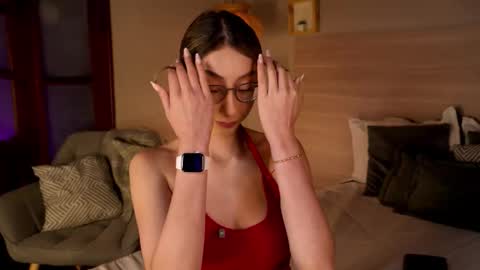 Snapshot of lua_ferch_ chatting on 11/27/25, 01:35 ---Goys incredible photographs online show from 11/27/25, 01:35