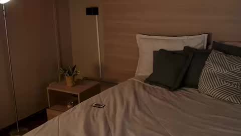  ---Goys incredible photographs online show from 03/25/26, 01:06