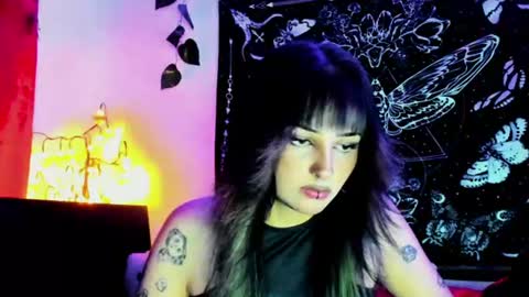 Snapshot of luaar_moon chatting on 07/27/26, 12:28 Jenn online show from 07/27/26, 12:28