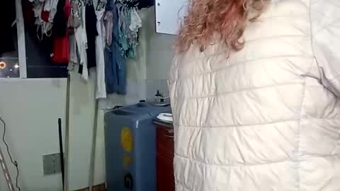 Snapshot of luana363 chatting on 12/18/24, 03:04 luana363 online show from 12/18/24, 03:04