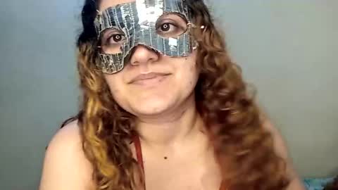 Snapshot of luana363 chatting on 10/31/25, 01:50 luana363 online show from 10/31/25, 01:50