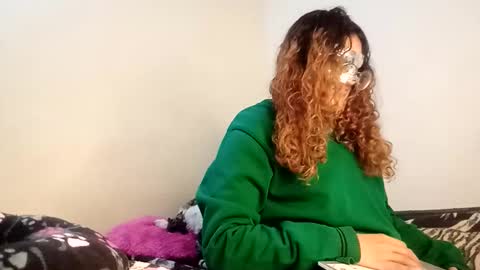 Snapshot of luana363 chatting on 11/29/25, 11:19 luana363 online show from 11/29/25, 11:19