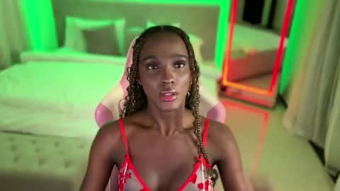 IG luana orq online show from 12/23/25, 08:23