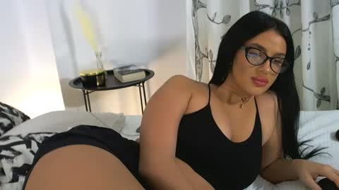 Snapshot of luanaxdess chatting on 12/12/24, 09:15 Luana Dess online show from 12/12/24, 09:15