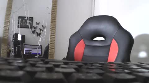 Snapshot of luanna837 chatting on 01/12/25, 04:50 luanna837 online show from 01/12/25, 04:50