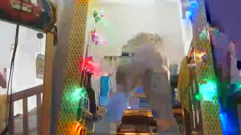 Snapshot of luanna837 chatting on 11/23/25, 01:44 luanna837 online show from 11/23/25, 01:44