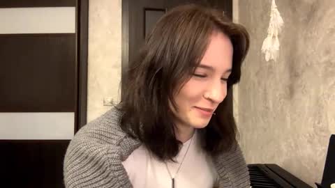 Snapshot of luannmaixner chatting on 12/04/25, 05:43 luannmaixner online show from 12/04/25, 05:43