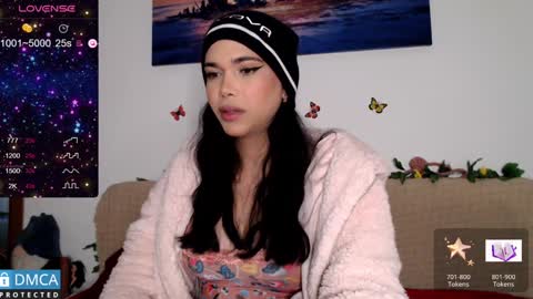 luara_ online show from 12/19/24, 02:02