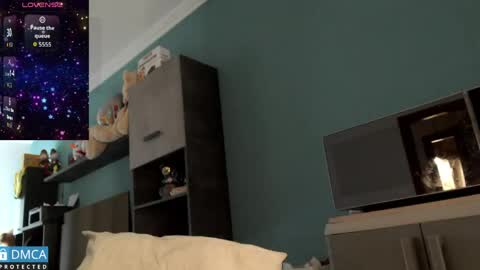 luara_ online show from 04/11/26, 11:36