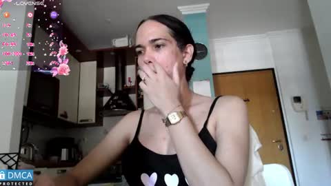 luara_ online show from 07/04/26, 07:14