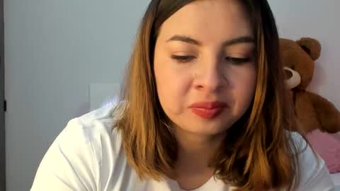 luara__01__lecat_1 online show from 10/21/25, 07:58