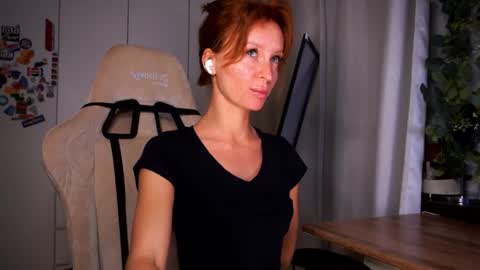 Snapshot of lubafox chatting on 05/24/26, 07:30 Luba online show from 05/24/26, 07:30
