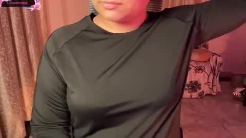 Snapshot of lubna_07 chatting on 01/10/26, 02:08 slow poison online show from 01/10/26, 02:08